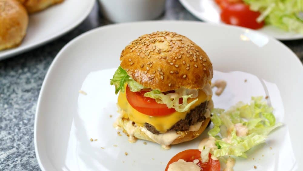 Cheeseburger | CUISINI | Food Blog für einfache Rezepte