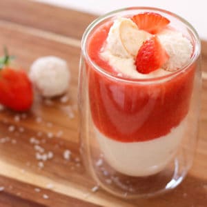 Erdbeer Dessert im Glas (fruchtiger Raffaello Kokos Nachtisch)