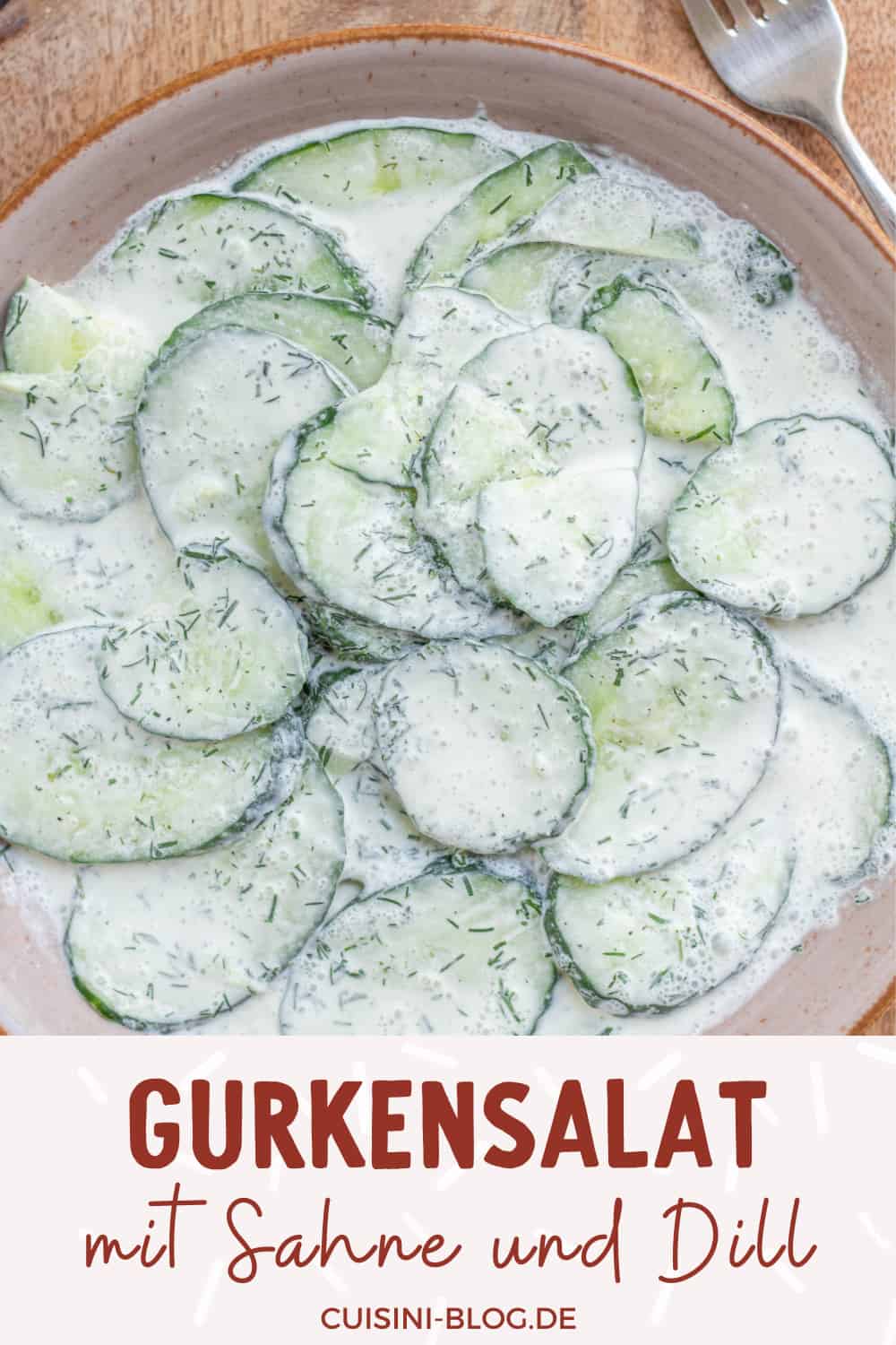 gurkensalat-mit-sahne-und-dill-3 Mein Rezept für Gurkensalat mit Sahne und Dill ist so lecker wie von Oma und einfach zubereitet. Das Dressing ohne Essig wird alternativ mit Zitrone gemacht.