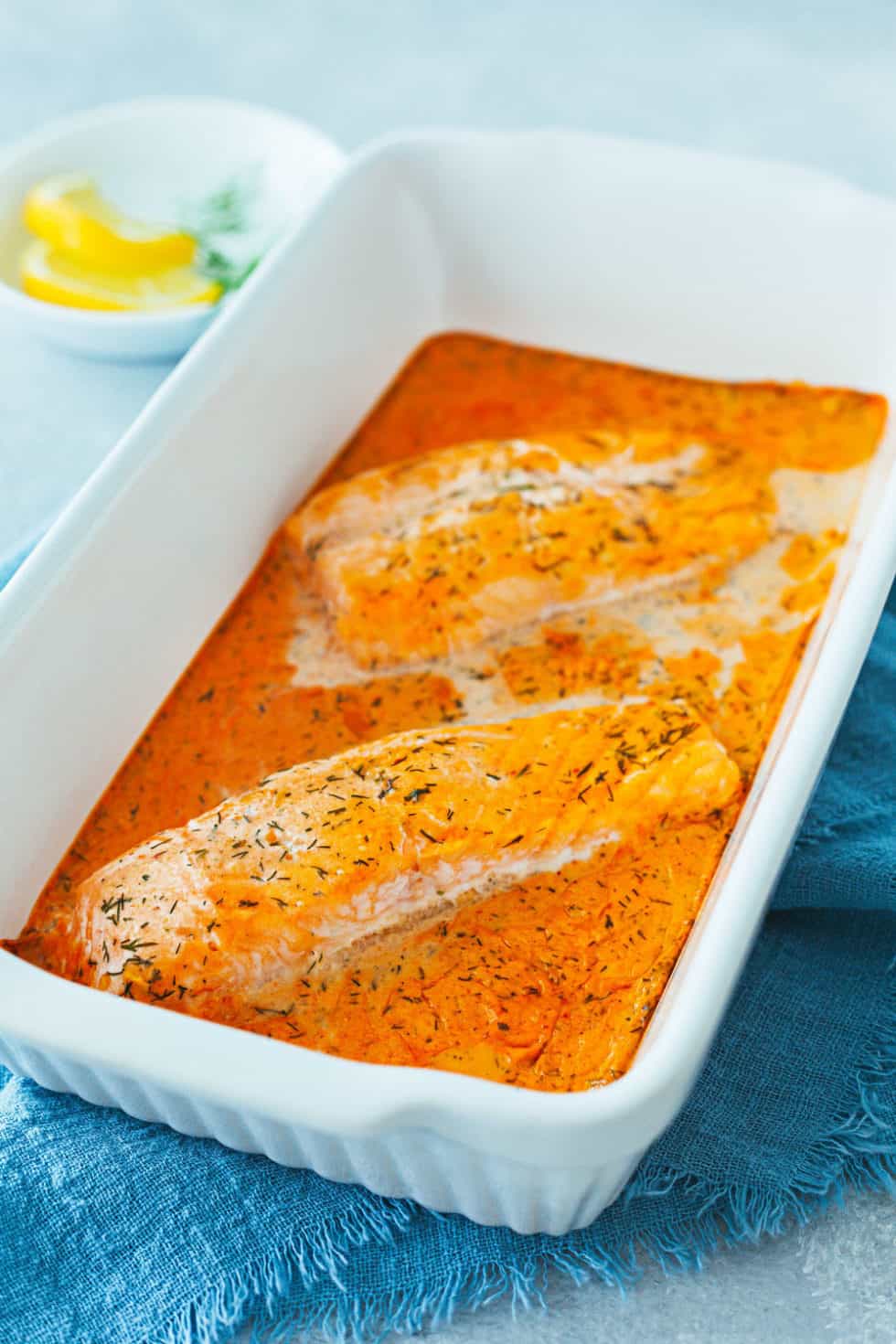 Lachs im Backofen in Sahne-Soße (einfaches Gratin Rezept)