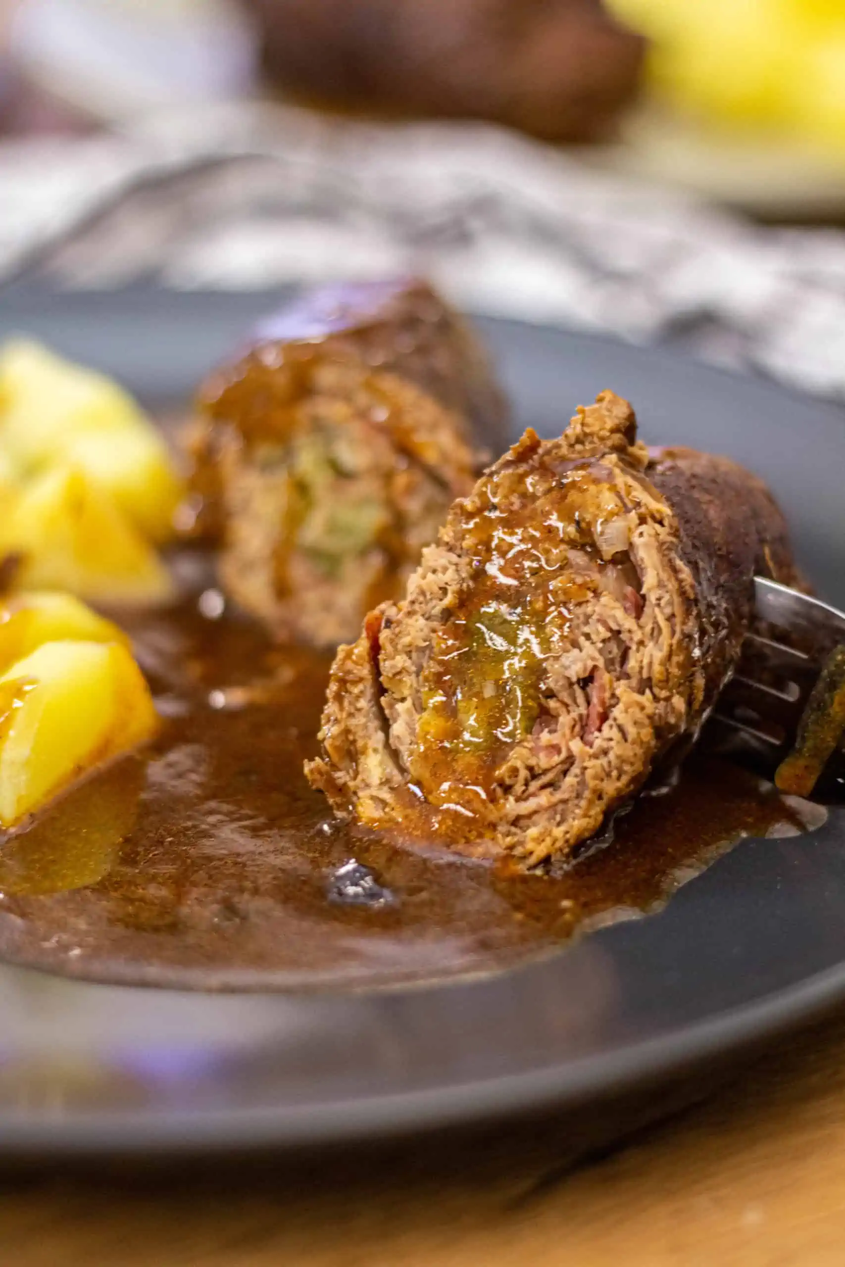 Rinderrouladen klassisch zubereiten - Omas Rezept für zarte Rouladen