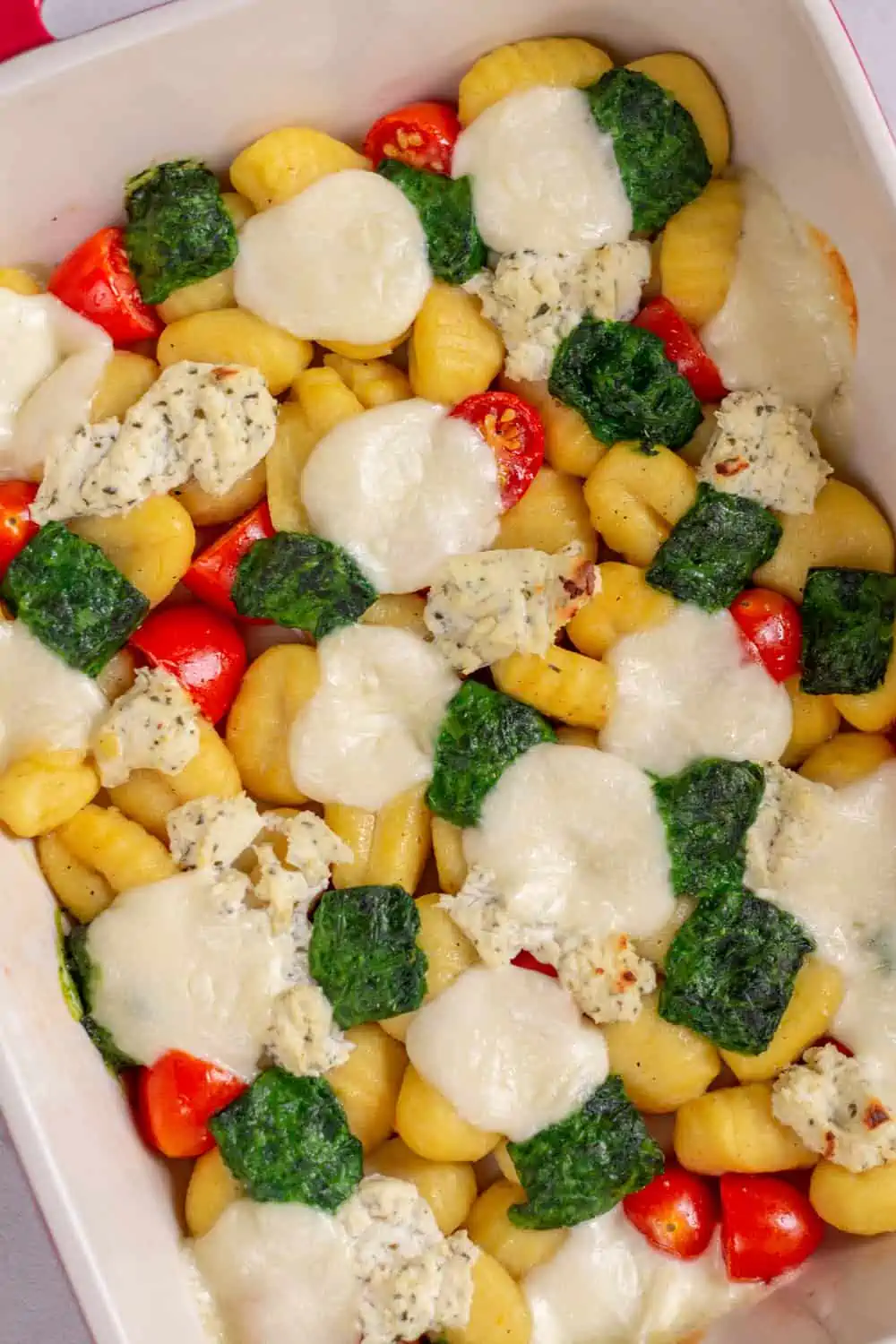 Gnocchi Auflauf mit Spinat, Tomate und Mozzarella