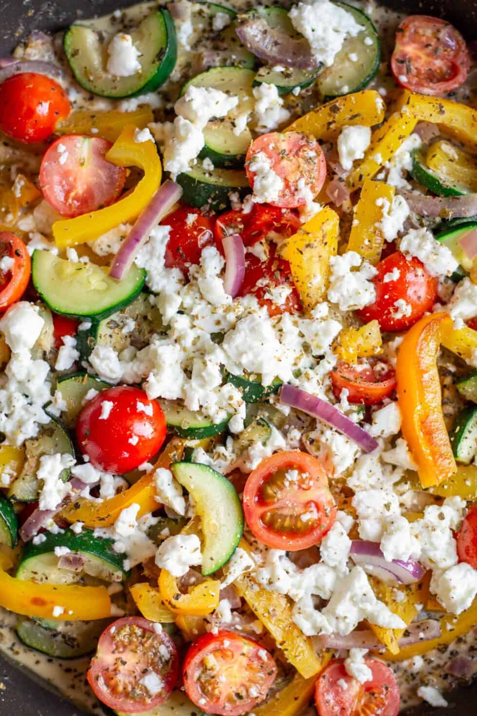 Bunte Gemüsepfanne mit Feta - schnelles Rezept