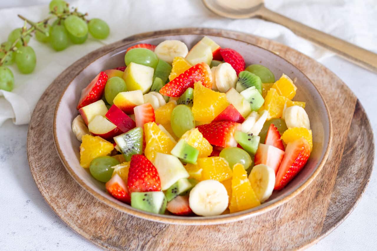 Obstsalat selber machen (schnelles Rezept)
