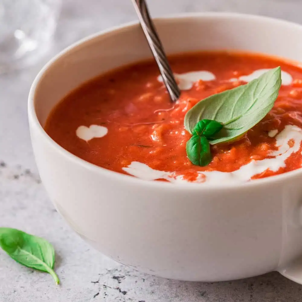 Tomatensuppe mit Reis und passierten Tomaten ganz schnell und einfach kochen