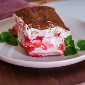 Erdbeer Tiramisu mit Mascarpone & Sahne (ohne Ei und Alkohol)