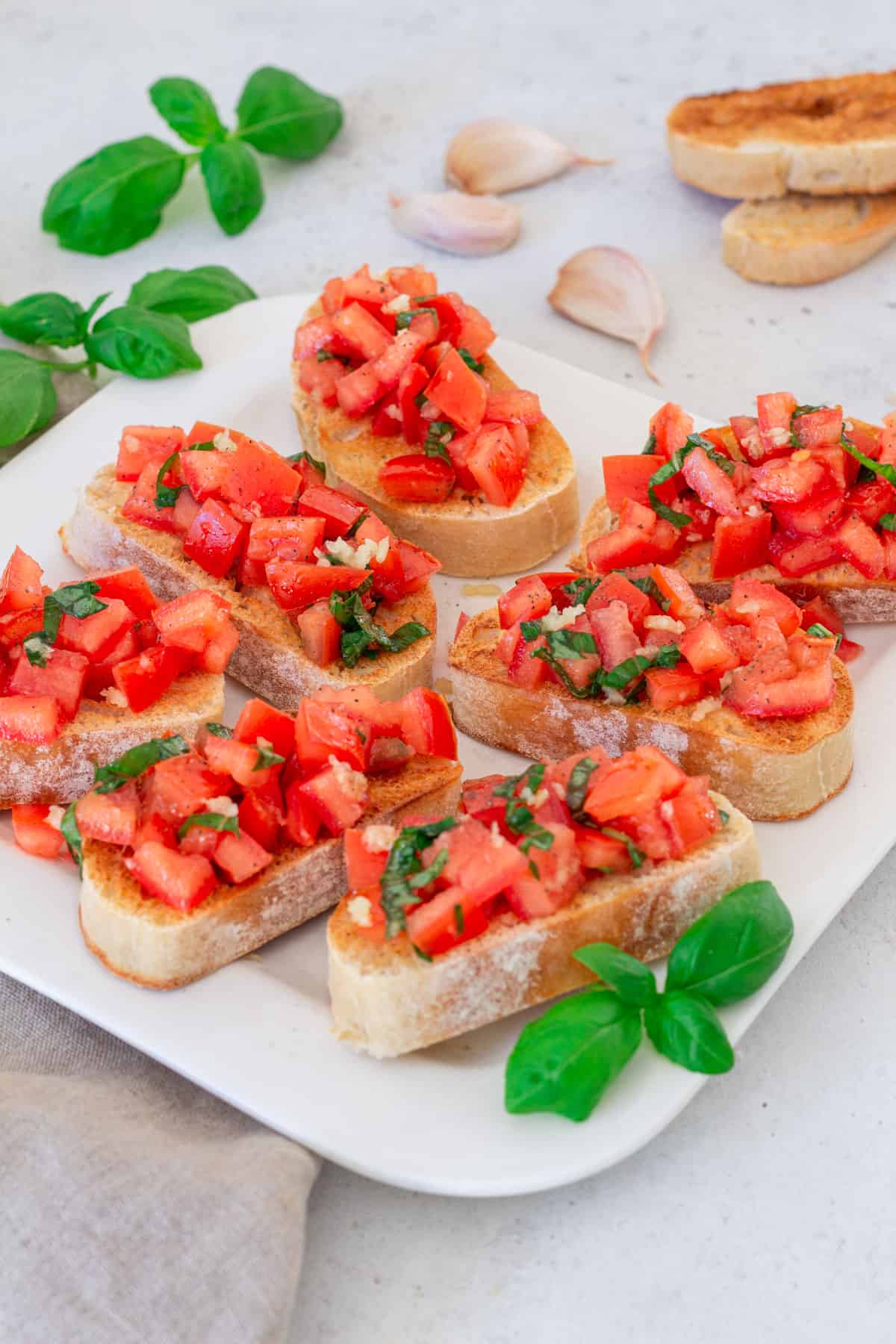 Bruschetta mit Tomaten - einfach &amp; klassisch italienisch