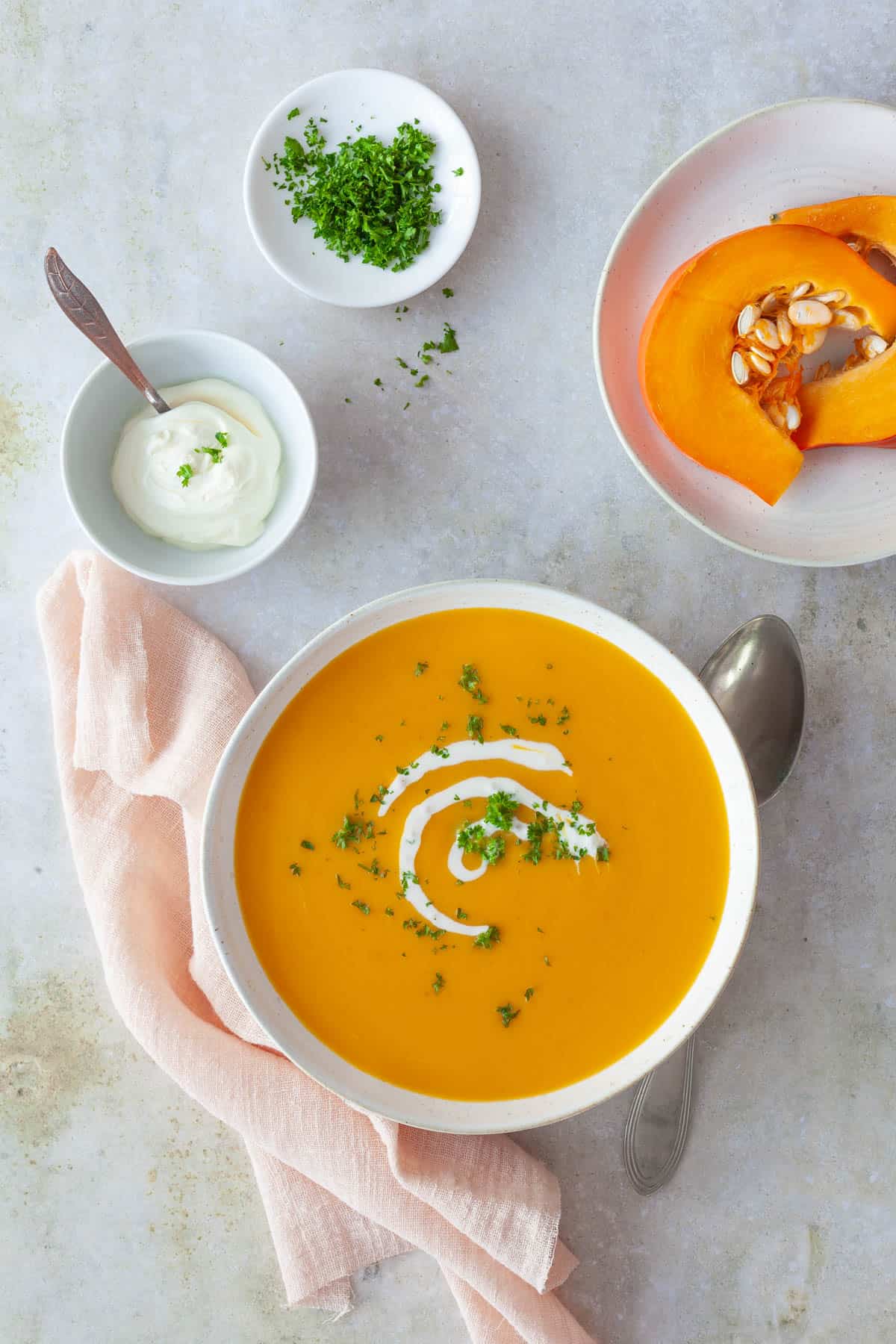 klassische-kürbissuppe-mit-kartoffeln-einfach-und-cremig-7 Omas Frikadellen - bestes Rezept für Buletten, klassisch und saftig