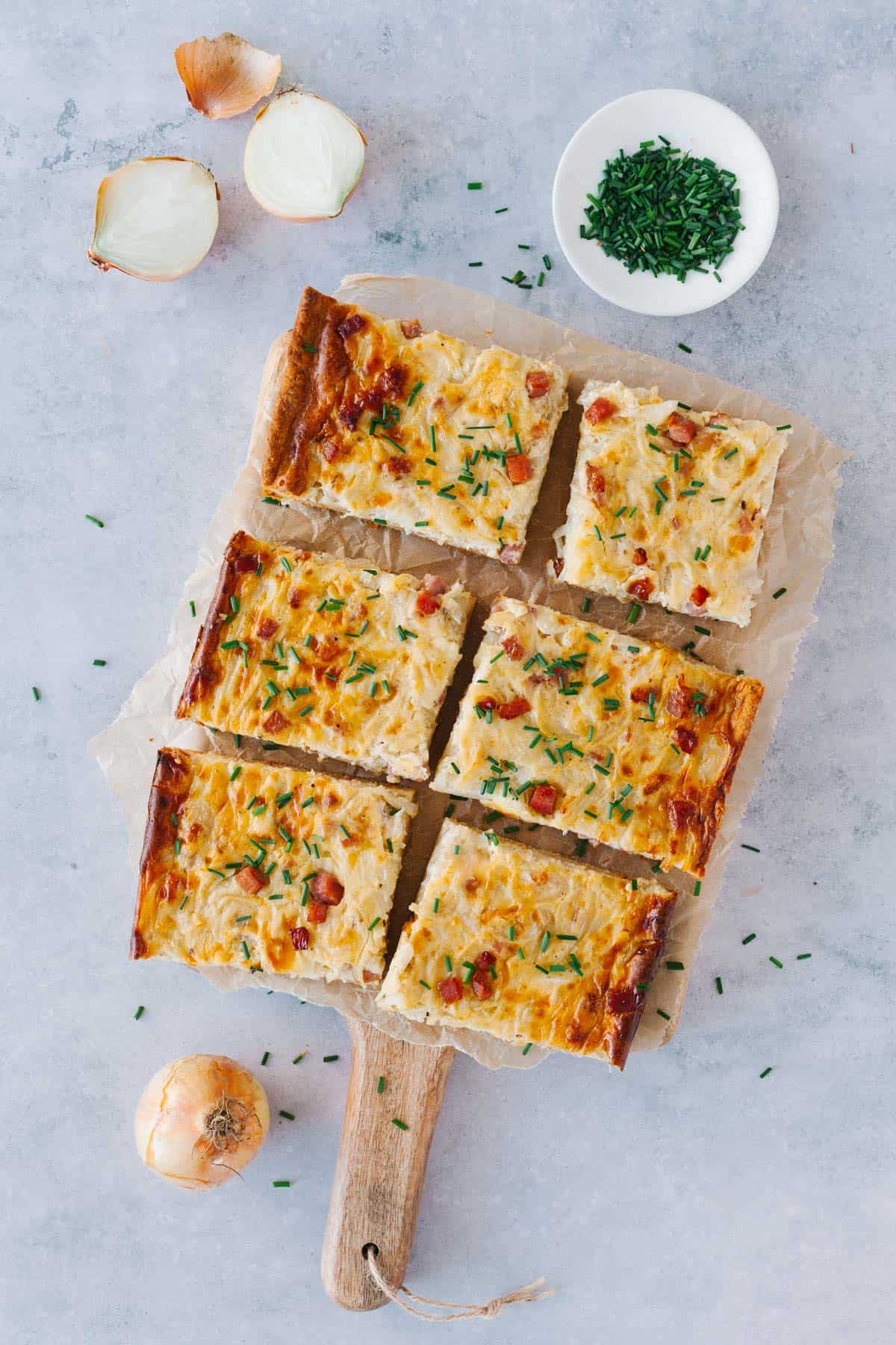 Zwiebelkuchen vom Blech - ohne Hefe und wie von Oma