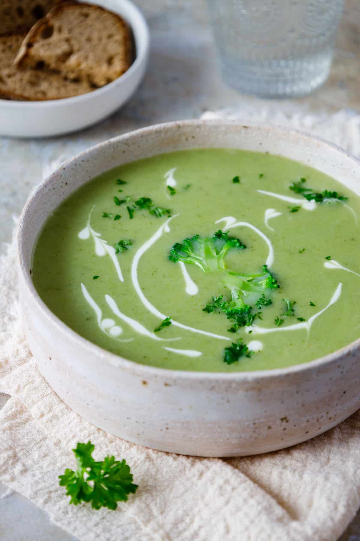 Brokkolicremesuppe mit Kartoffeln - einfach &amp; so lecker