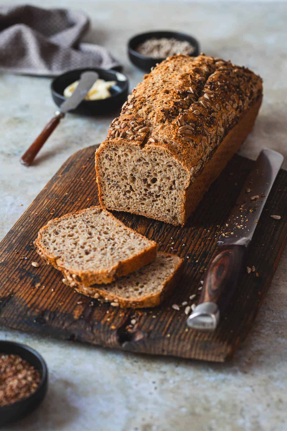 Dinkelbrot selber backen - schnell und mit Hefe