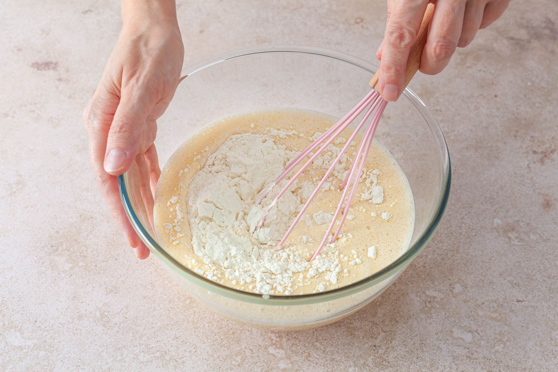 Rührteig für Zitronenkuchen vom Blech zubereiten