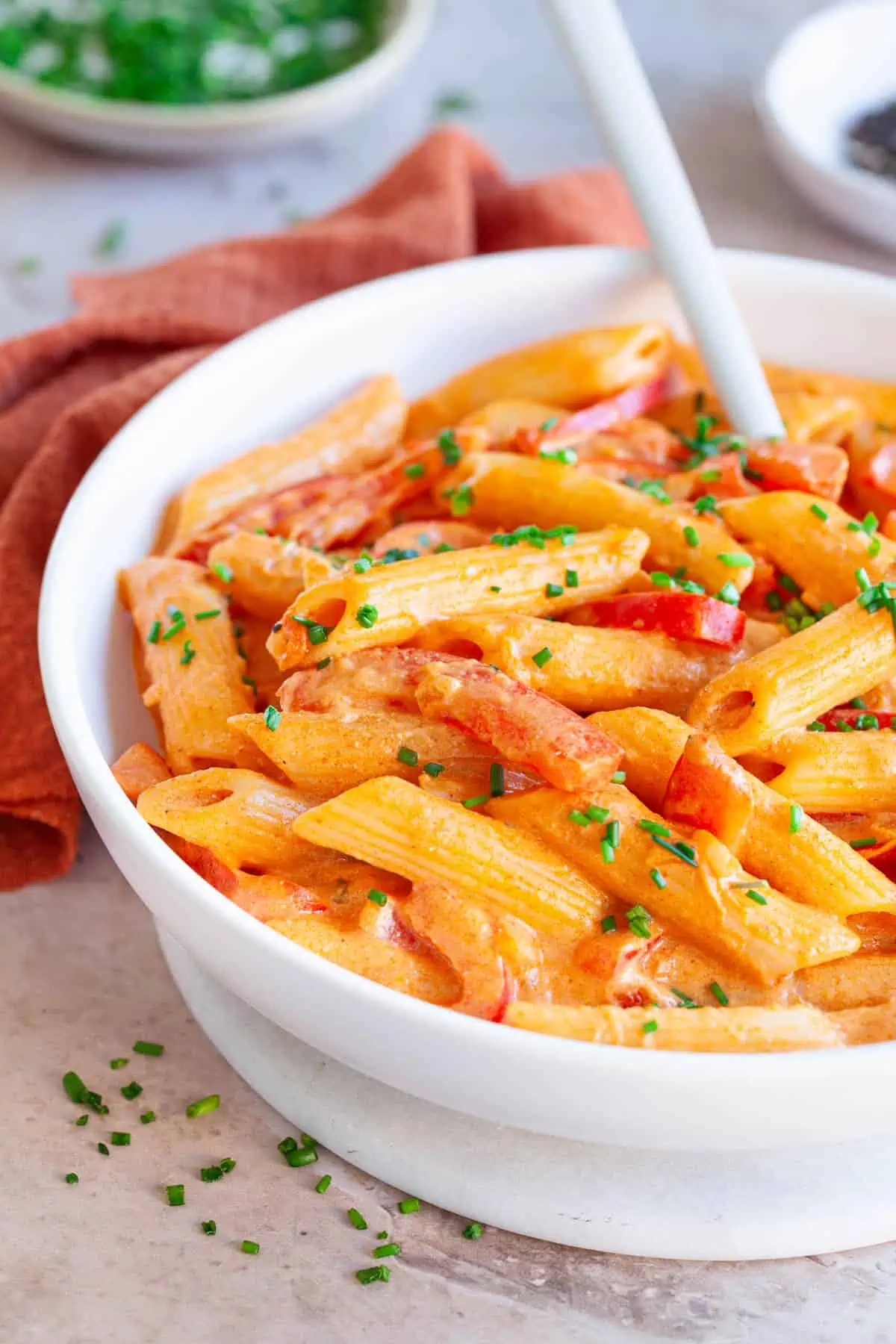 nudeln-in-paprika-sahne-soße-1 Nudeln in Paprika-Sahne-Soße