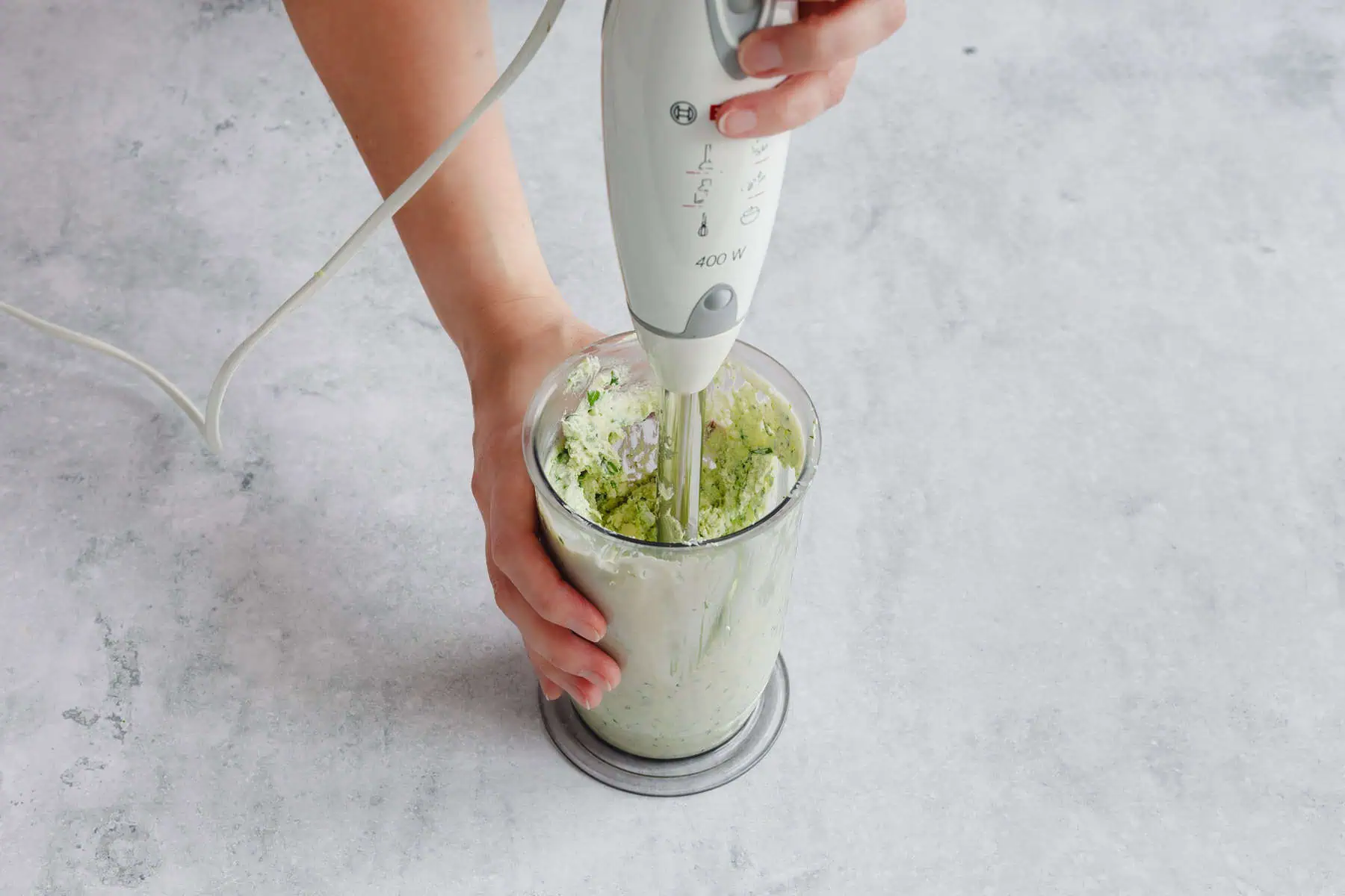 Zutaten für Bärlauch-Feta-Dip cremig pürieren